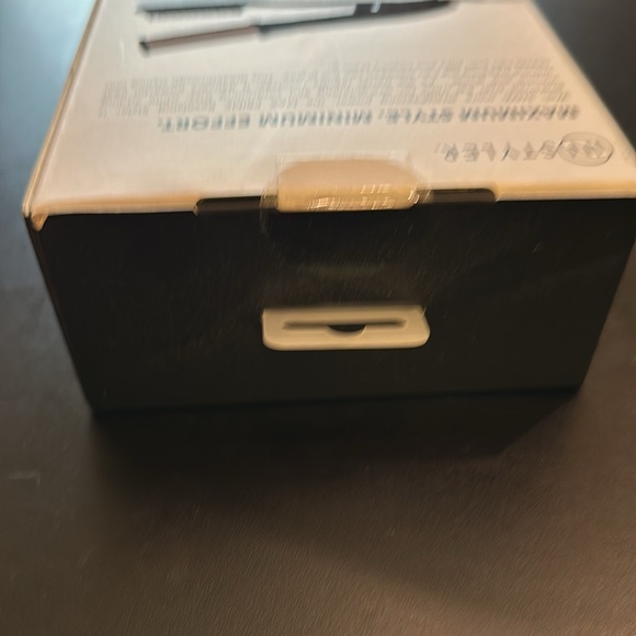 IN STYLER MAX PRIME 1.5 “ Revolving Styler with 2 way barrel. - Picture 4 of 13